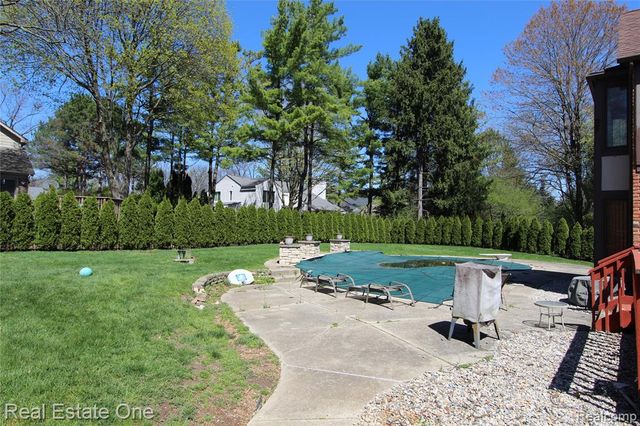 360 Wilshire Drive, Bloomfield Hills, MI 48302