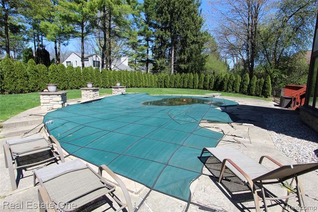 360 Wilshire Drive, Bloomfield Hills, MI 48302