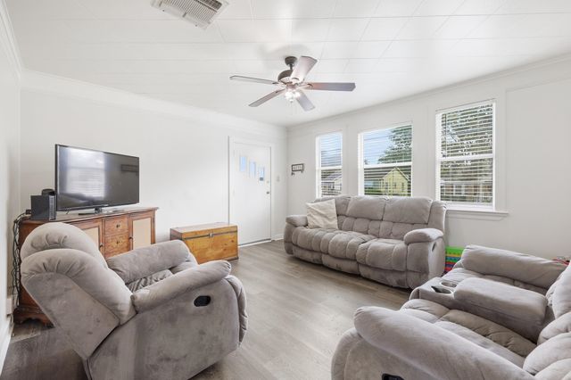 812 Jefferson, Thibodaux, LA 70301