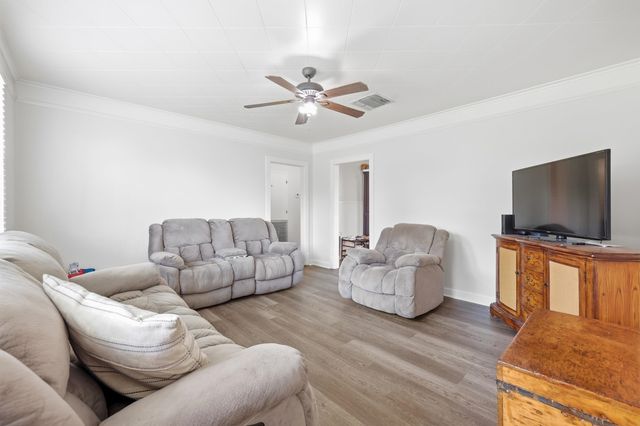 812 Jefferson, Thibodaux, LA 70301