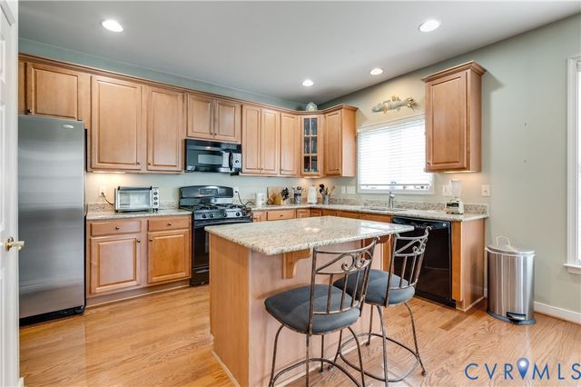 704 Taylors Hill Ct, Manakin Sabot, VA 23103