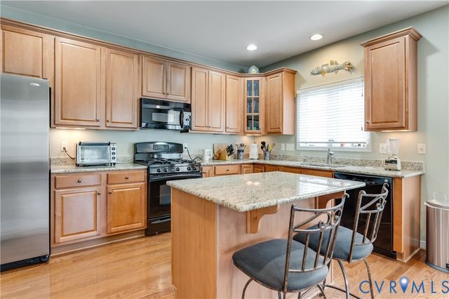 704 Taylors Hill Ct, Manakin Sabot, VA 23103