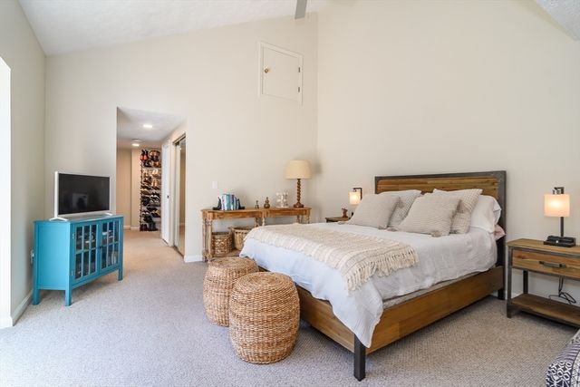 62 Voyagers Ln 62, Ashland, MA 01721