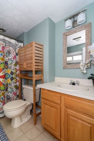 62 Voyagers Ln 62, Ashland, MA 01721