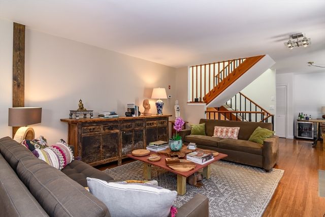 62 Voyagers Ln 62, Ashland, MA 01721