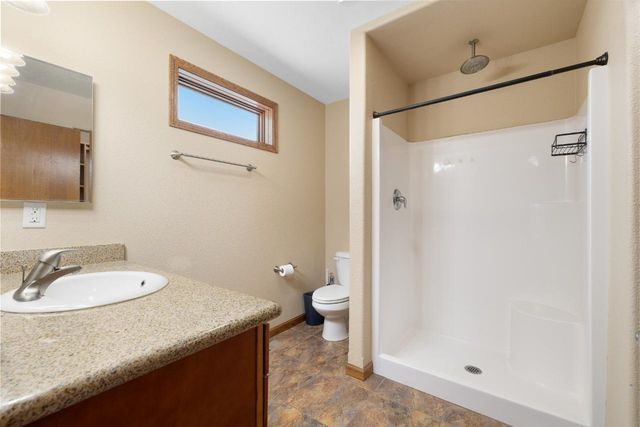 514 16th St SW, Minot, ND 58701