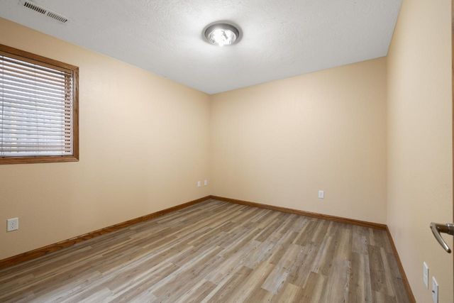 514 16th St SW, Minot, ND 58701