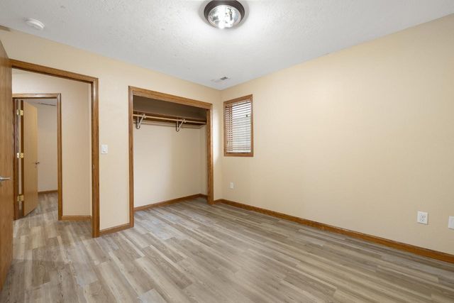 514 16th St SW, Minot, ND 58701