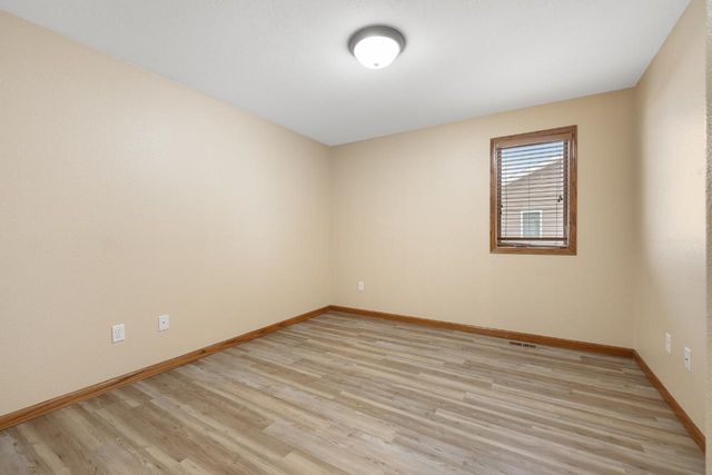 514 16th St SW, Minot, ND 58701