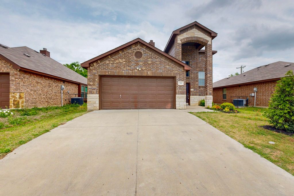 366 Rolling Meadow Drive, Wilmer, TX 75172