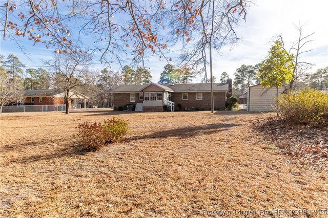 823 E Donaldson Avenue, Raeford, NC 28376