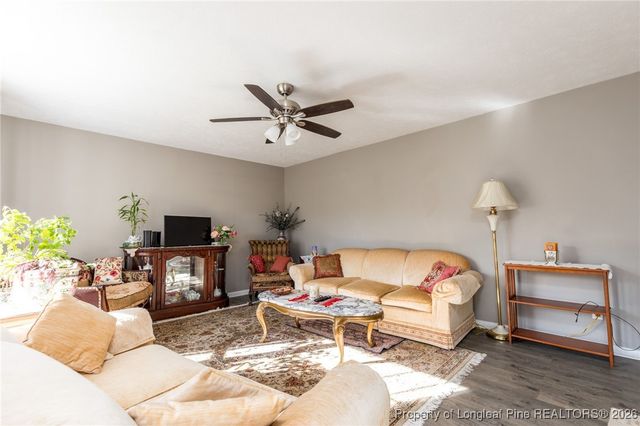 823 E Donaldson Avenue, Raeford, NC 28376