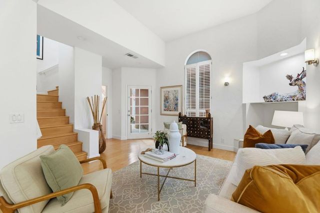 128 Cuesta Drive 5, Los Altos, CA 94022