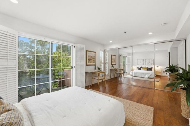 128 Cuesta Drive 5, Los Altos, CA 94022