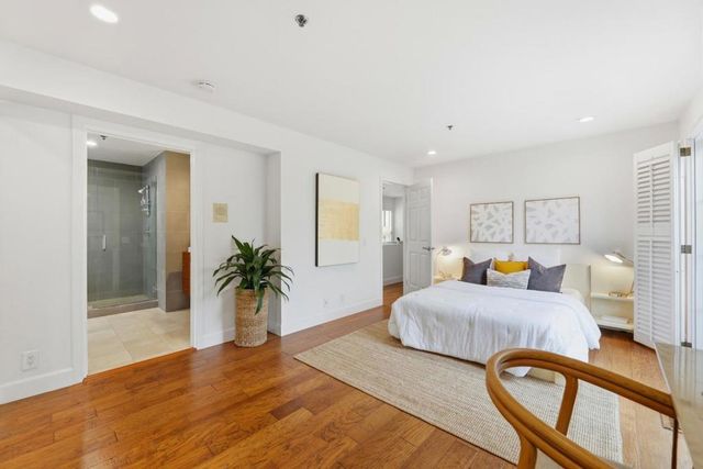 128 Cuesta Drive 5, Los Altos, CA 94022