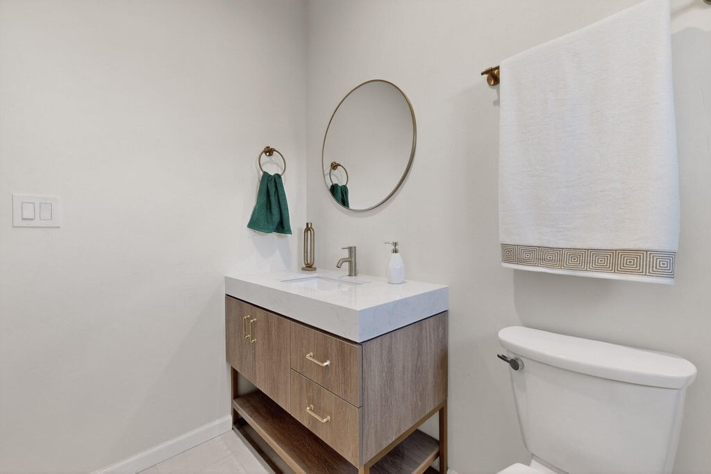 Image 13 of property listing at 1100a 10th Street SW, Albuquerque, NM 87102