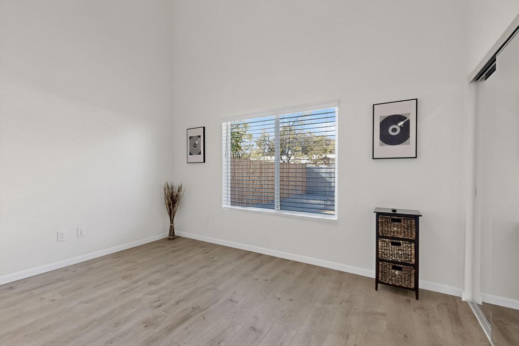 Image 15 of property listing at 1100a 10th Street SW, Albuquerque, NM 87102