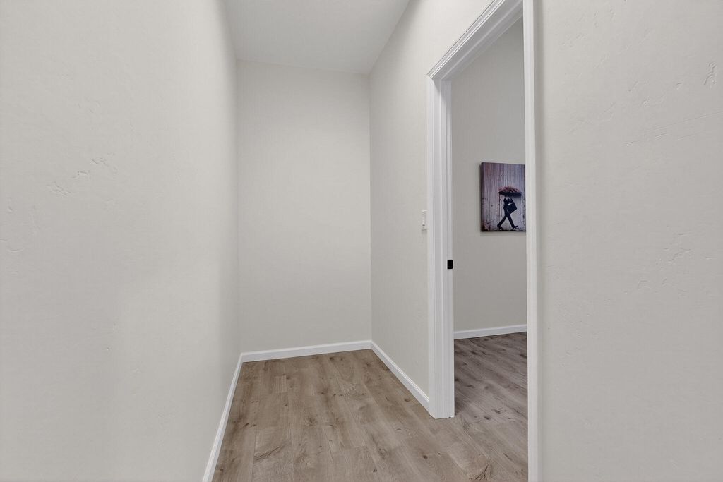 Image 16 of property listing at 1100a 10th Street SW, Albuquerque, NM 87102