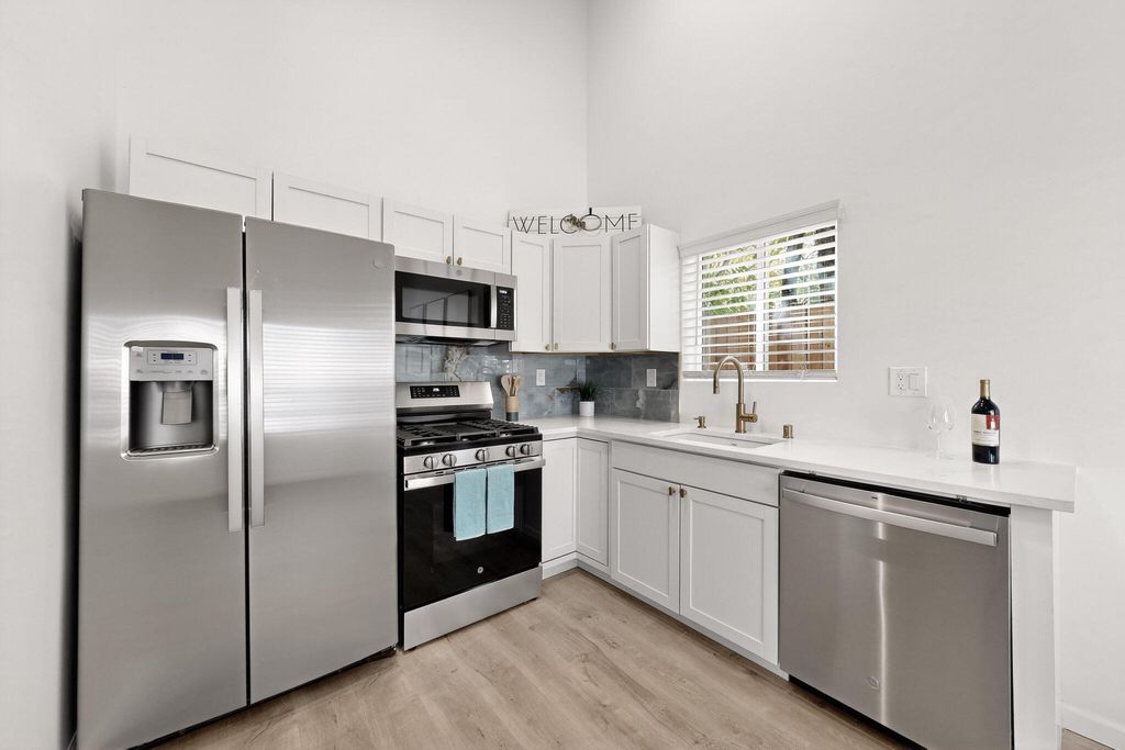 Image 17 of property listing at 1100a 10th Street SW, Albuquerque, NM 87102