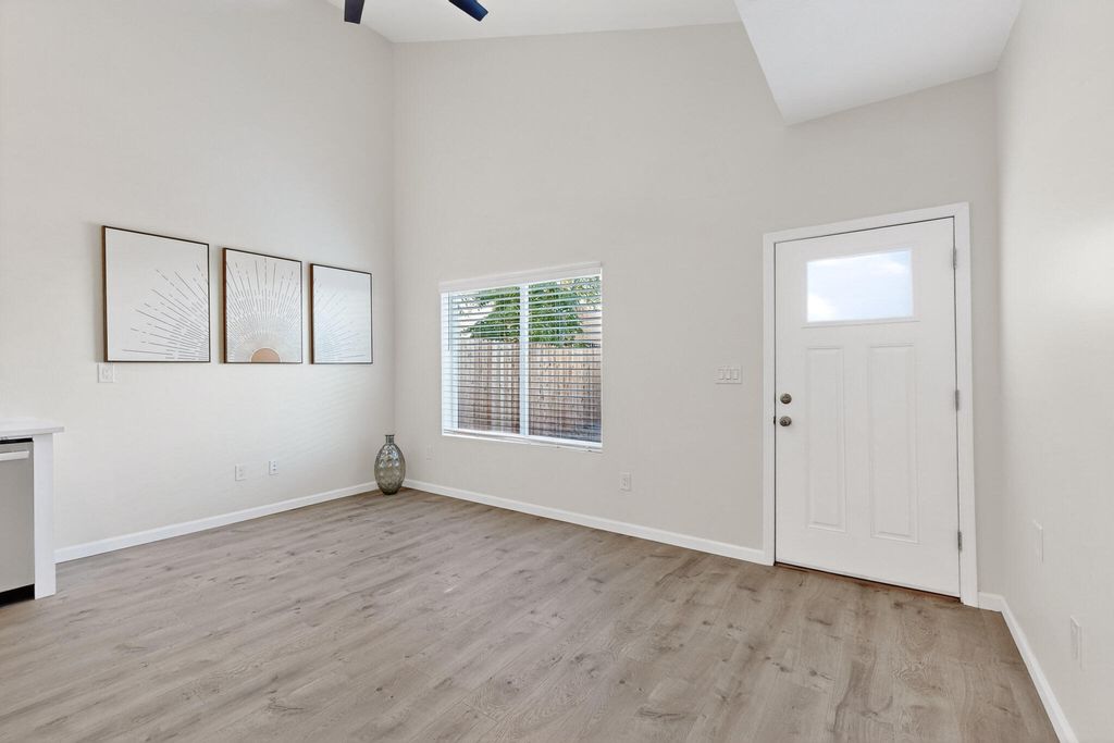 Image 20 of property listing at 1100a 10th Street SW, Albuquerque, NM 87102