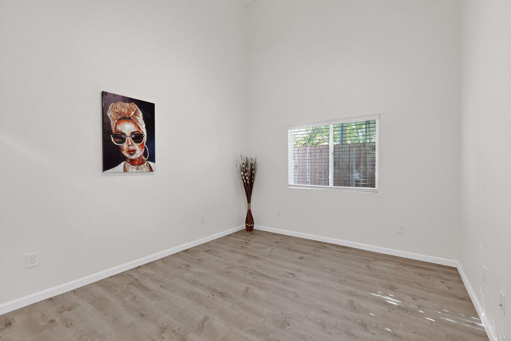 Image 23 of property listing at 1100a 10th Street SW, Albuquerque, NM 87102