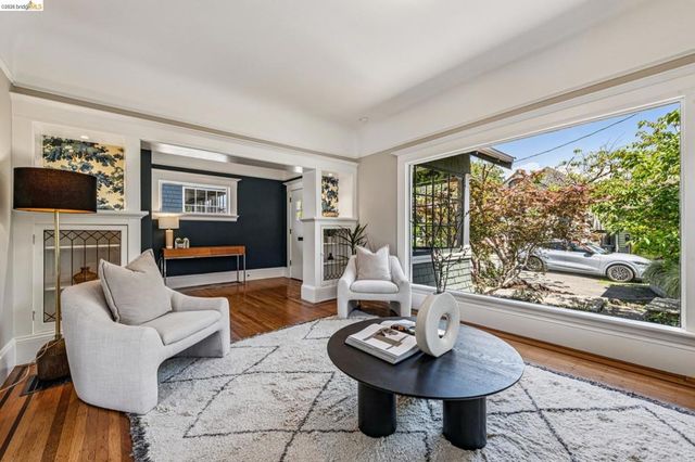 6521 Dover St, Berkeley, CA 94703