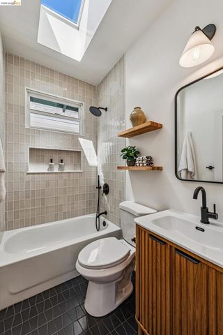 6521 Dover St, Berkeley, CA 94703