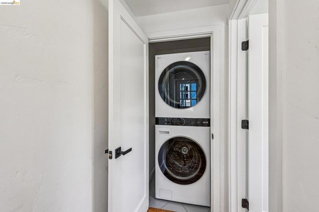 6521 Dover St, Berkeley, CA 94703