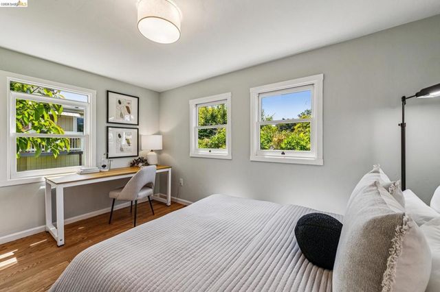 6521 Dover St, Berkeley, CA 94703