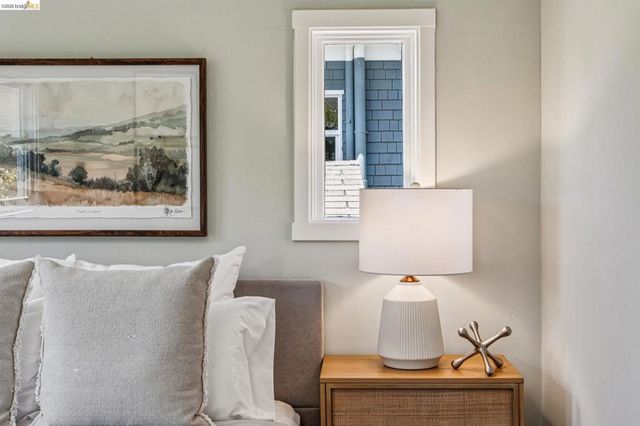 6521 Dover St, Berkeley, CA 94703