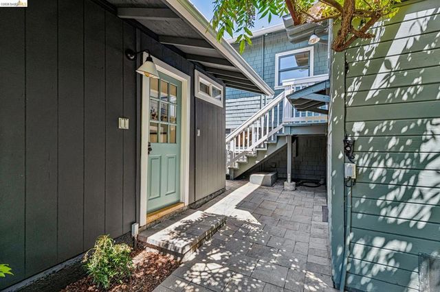 6521 Dover St, Berkeley, CA 94703