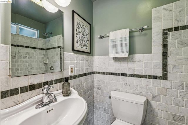 6521 Dover St, Berkeley, CA 94703
