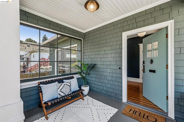 6521 Dover St, Berkeley, CA 94703