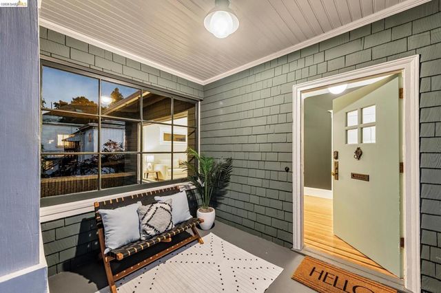 6521 Dover St, Berkeley, CA 94703