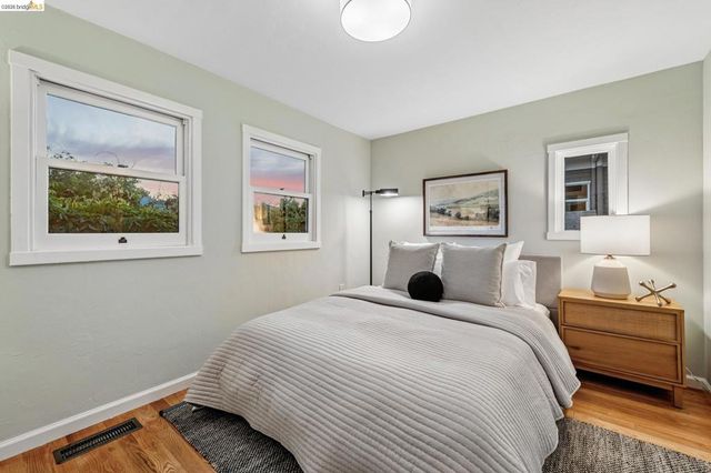 6521 Dover St, Berkeley, CA 94703