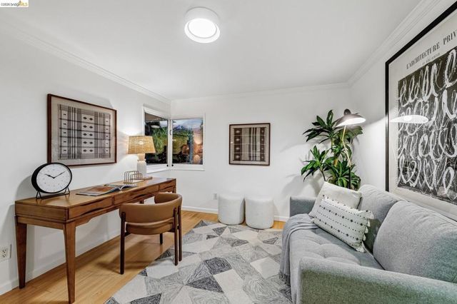 6521 Dover St, Berkeley, CA 94703