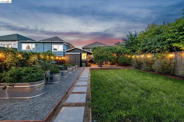 6521 Dover St, Berkeley, CA 94703