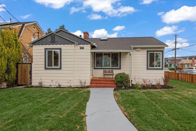 2229 103rd Avenue, Oakland, CA 94603