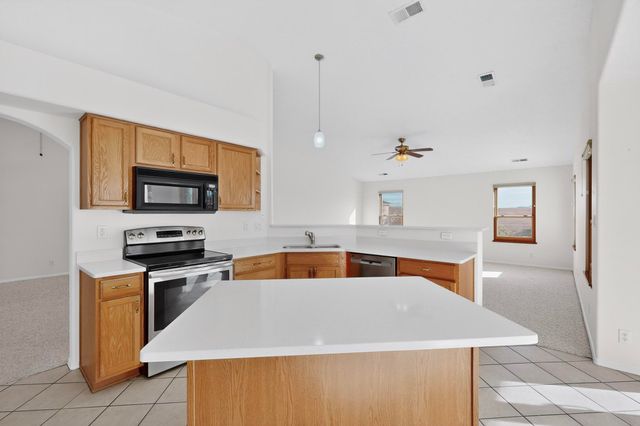 5913 Chaco Loop NE, Rio Rancho, NM 87144