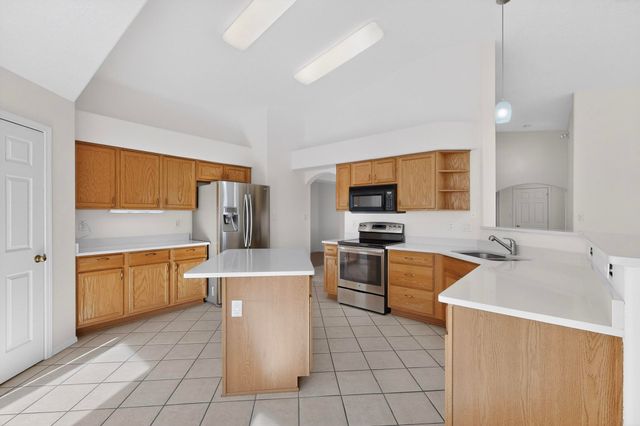 5913 Chaco Loop NE, Rio Rancho, NM 87144