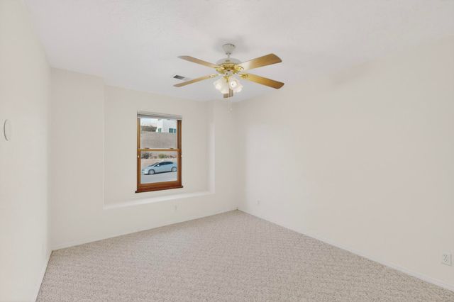 5913 Chaco Loop NE, Rio Rancho, NM 87144