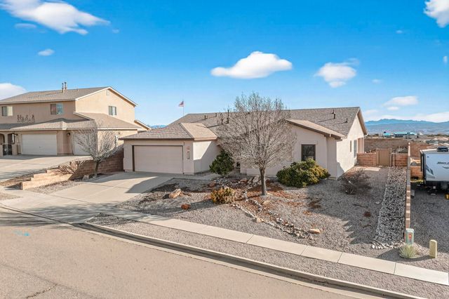 5913 Chaco Loop NE, Rio Rancho, NM 87144