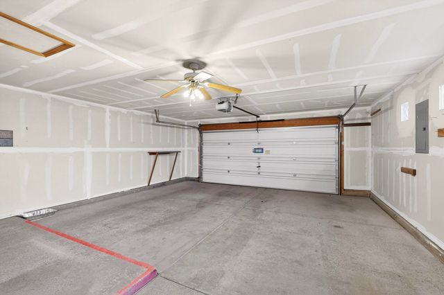 5913 Chaco Loop NE, Rio Rancho, NM 87144