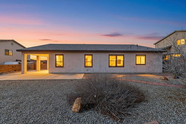 5913 Chaco Loop NE, Rio Rancho, NM 87144