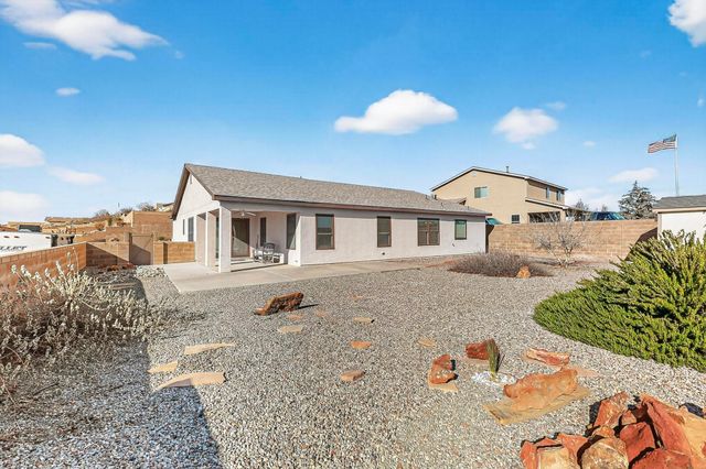 5913 Chaco Loop NE, Rio Rancho, NM 87144