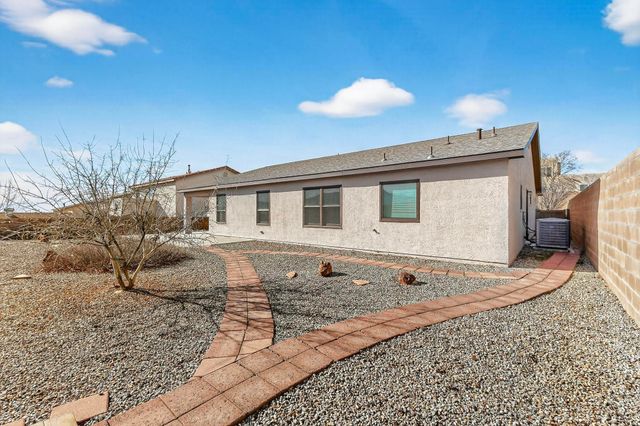 5913 Chaco Loop NE, Rio Rancho, NM 87144