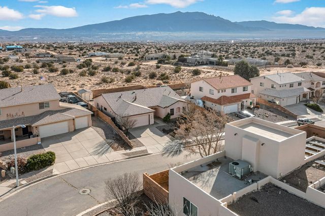 5913 Chaco Loop NE, Rio Rancho, NM 87144