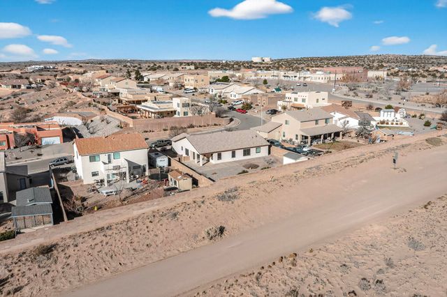 5913 Chaco Loop NE, Rio Rancho, NM 87144