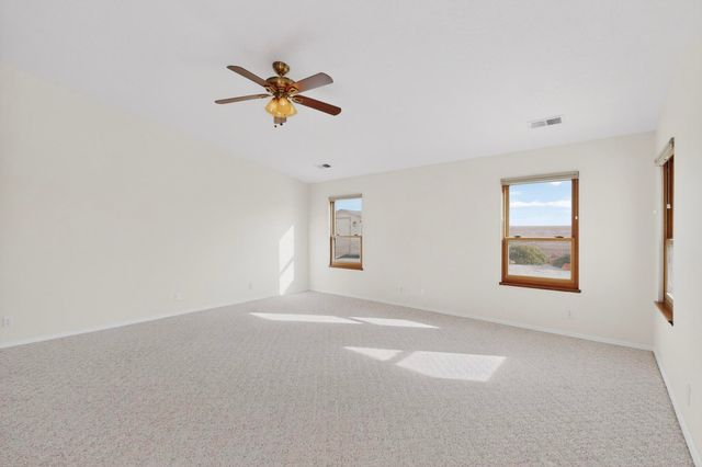 5913 Chaco Loop NE, Rio Rancho, NM 87144