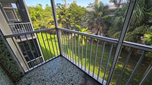 16800 NE 15th Avenue 209, North Miami Beach, FL 33162